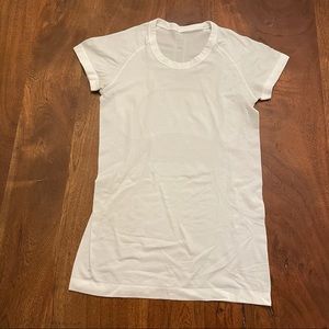 Lululemon White Swiftly Tech Short Sleeve Size 6